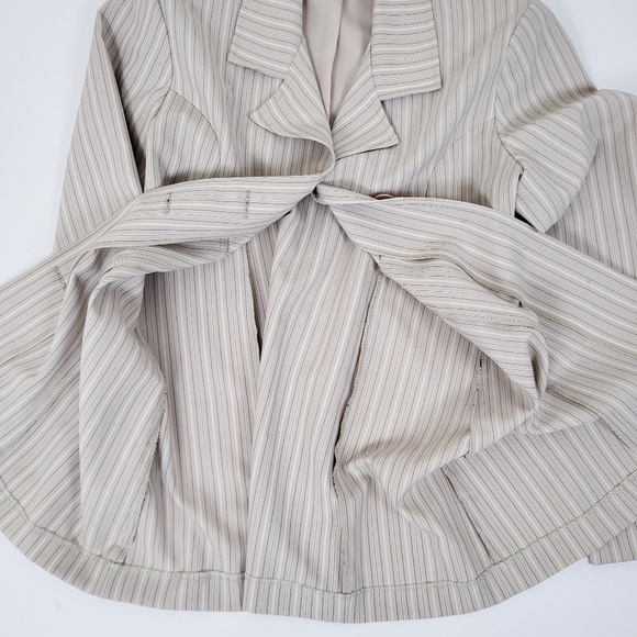 FREE WITH PURCHASE Pinstripe blazer fitted empire waist Y2K - Picture 5 of 13